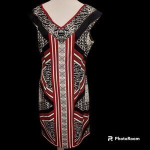 Maggy London  Dress 12  EX cond  19arm pit to arm pit 38 inches long